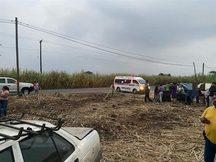 Volcadura deja un lesionado en Amatlán de los Reyes