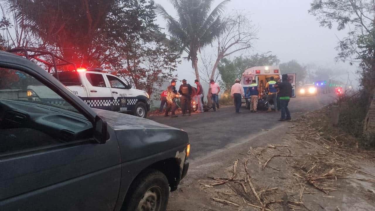 Motociclista en Carlos A. Carrillo termina en hospital tras accidente