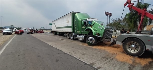 Se registra carambola en la autopista Puebla-Veracruz; hay un lesionado