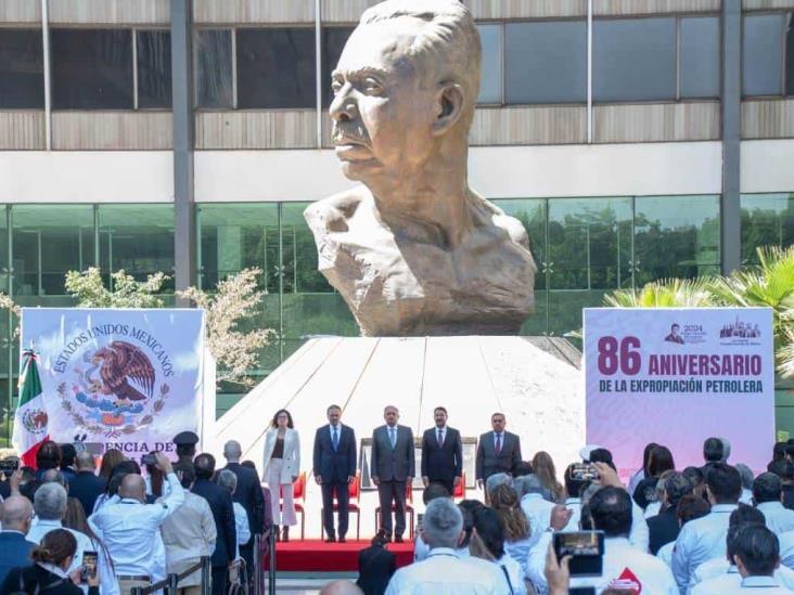 Encabeza AMLO ceremonia por el 86 Aniversario de la Expropiación Petrolera