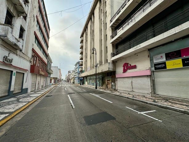 Cierre vial en avenida Independencia por desfile de la Expropiación Petrolera en Veracruz