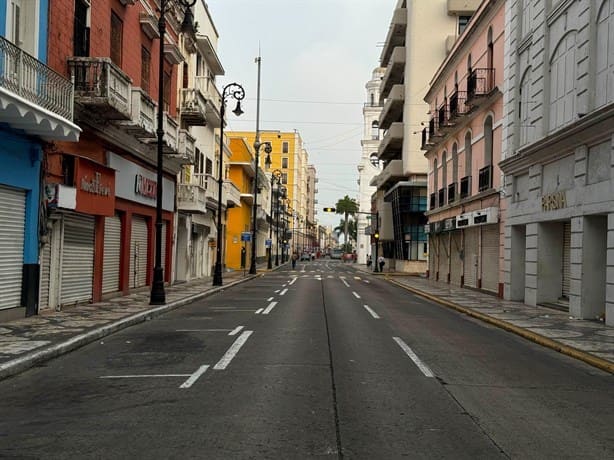 Cierre vial en avenida Independencia por desfile de la Expropiación Petrolera en Veracruz