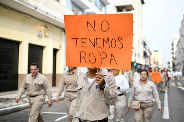 Desfilan para conmemorar el 86 aniversario de la Expropiación Petrolera en Veracruz | VIDEO