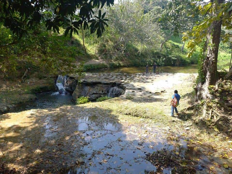 Supervisan y limpian balnearios en Sayula de Alemán 