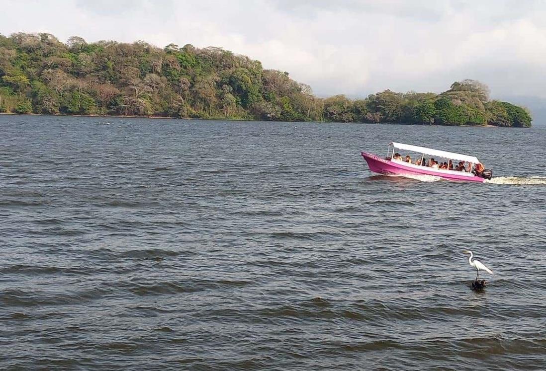 Lancheros ahora están bajo el mando de la Marina; deben tener seguro de vida