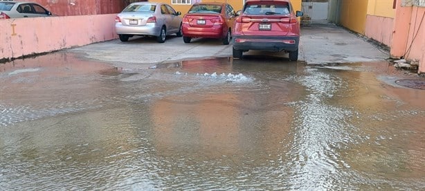 Fuga en la Playa Sol llega hasta el Malecón Costero; vecinos temen quedarse sin agua | VIDEO