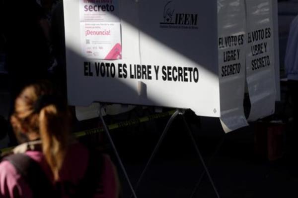 Topes de gasto de campaña no son claros y tienden a incrementar: Javier Hernández