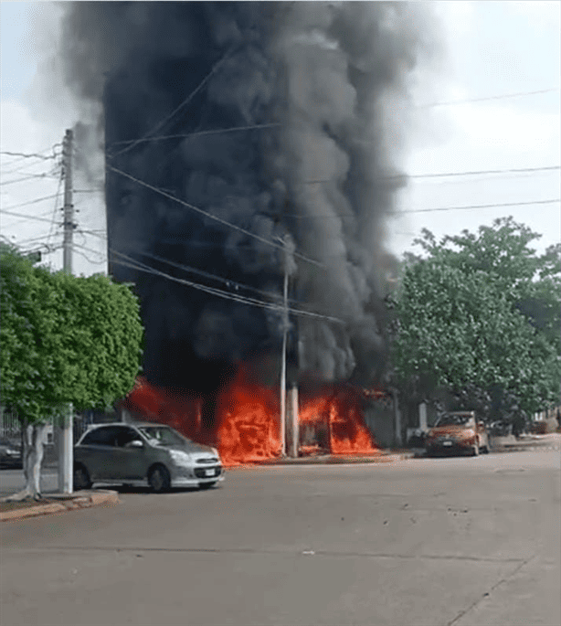 Incendian refaccionaria en Poza Rica