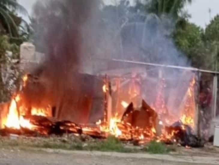 Se incendia casa en Ixmatlahuacan por una veladora