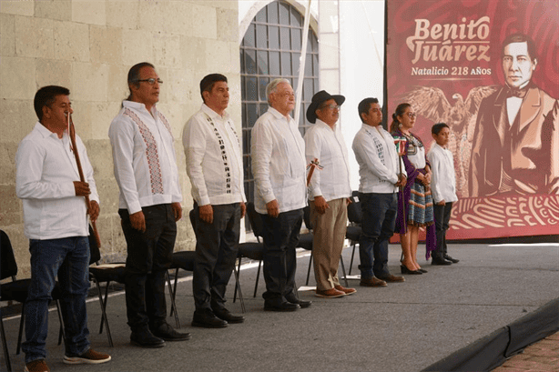 AMLO presidie 218° aniversario del natalicio de Benito Juárez en Guelatao