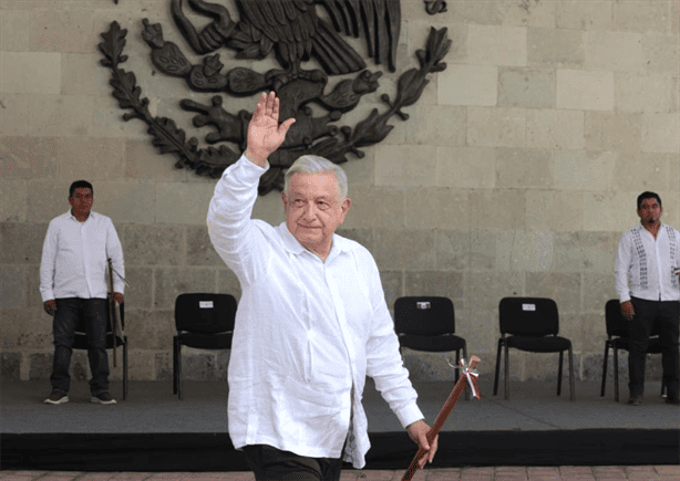 AMLO presidie 218° aniversario del natalicio de Benito Juárez en Guelatao