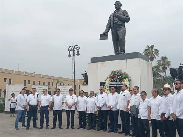 Masones en Veracruz conmemoran natalicio de Benito Juárez