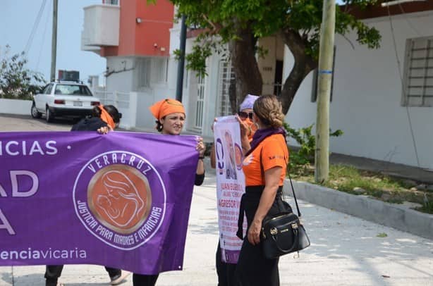 Protesta Elisa en la Ciudad Judicial de Veracruz, es una víctima de Violencia Vicaria