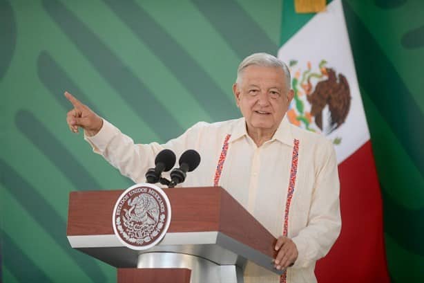 Los gobernadores de antes tenían hasta yates: AMLO desde Veracruz