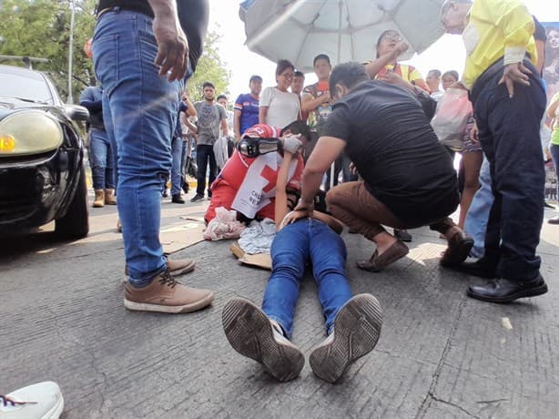 Arrollan a joven motociclista en la colonia Centro de Veracruz | VIDEO