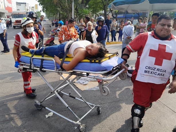 Arrollan a joven motociclista en la colonia Centro de Veracruz | VIDEO