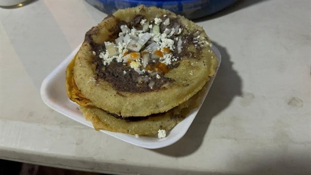 Desde garnachas o gorditas con frijoles, así deleita “El Pariente” con sus antojitos a los veracruzanos | VIDEO