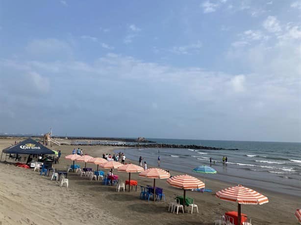 Turistas llegan a Veracruz y Boca del Río para disfrutar de las playas por Semana Santa | VIDEO