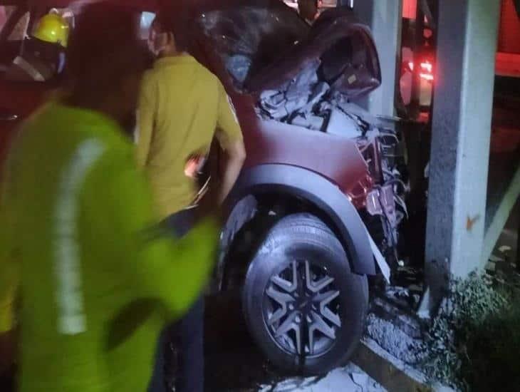 Aparatoso accidente en el Túnel Sumergido de Coatzacoalcos : hay una embarazada lesionada