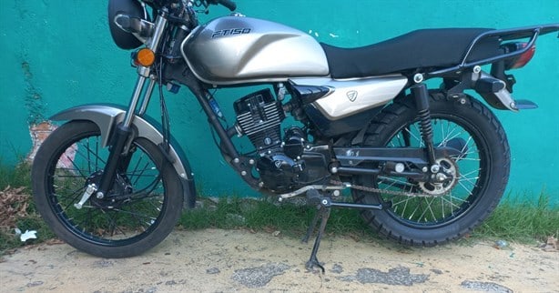 A plena luz del día, roban moto y camioneta en zona centro de Veracruz