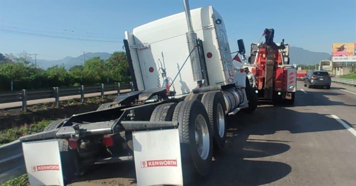 Se registra accidente de tráiler en la autopista Córdoba-Orizaba