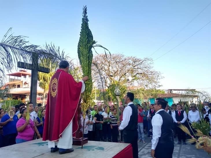 Realizan misa por Domingo de Ramos en Misantla 