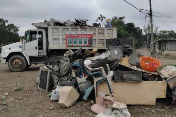 Con descacharrización, buscan evitar casos de dengue en norte de Veracruz