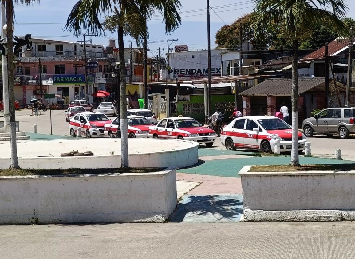 Taxistas de Moloacán esperan repunte durante Semana Santa