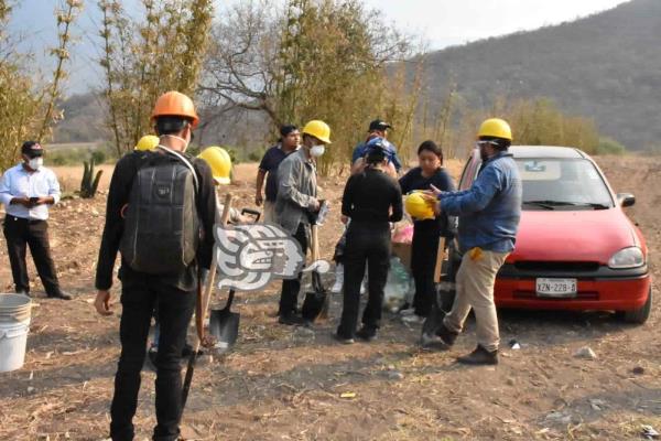 Con brechas, intentan evitar expansión del incendio en el cerro El Xochio, de Acultzingo (+Video)