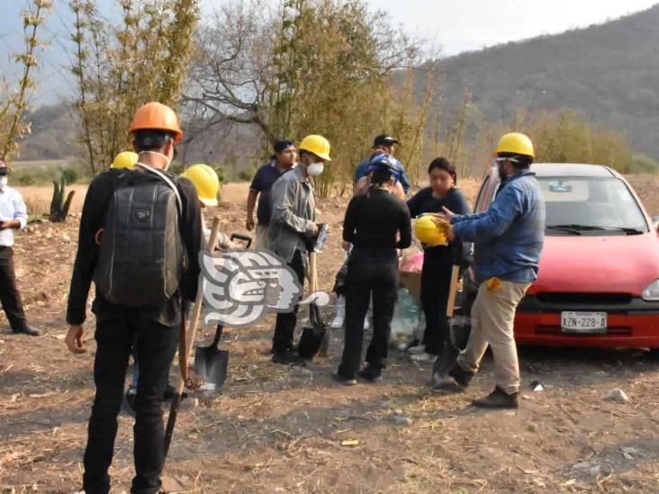 Con brechas, intentan evitar expansión del incendio en el cerro El Xochio, de Acultzingo (+Video)