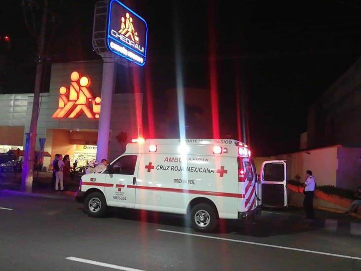 Mujer es atropellada frente a centro comercial de Orizaba