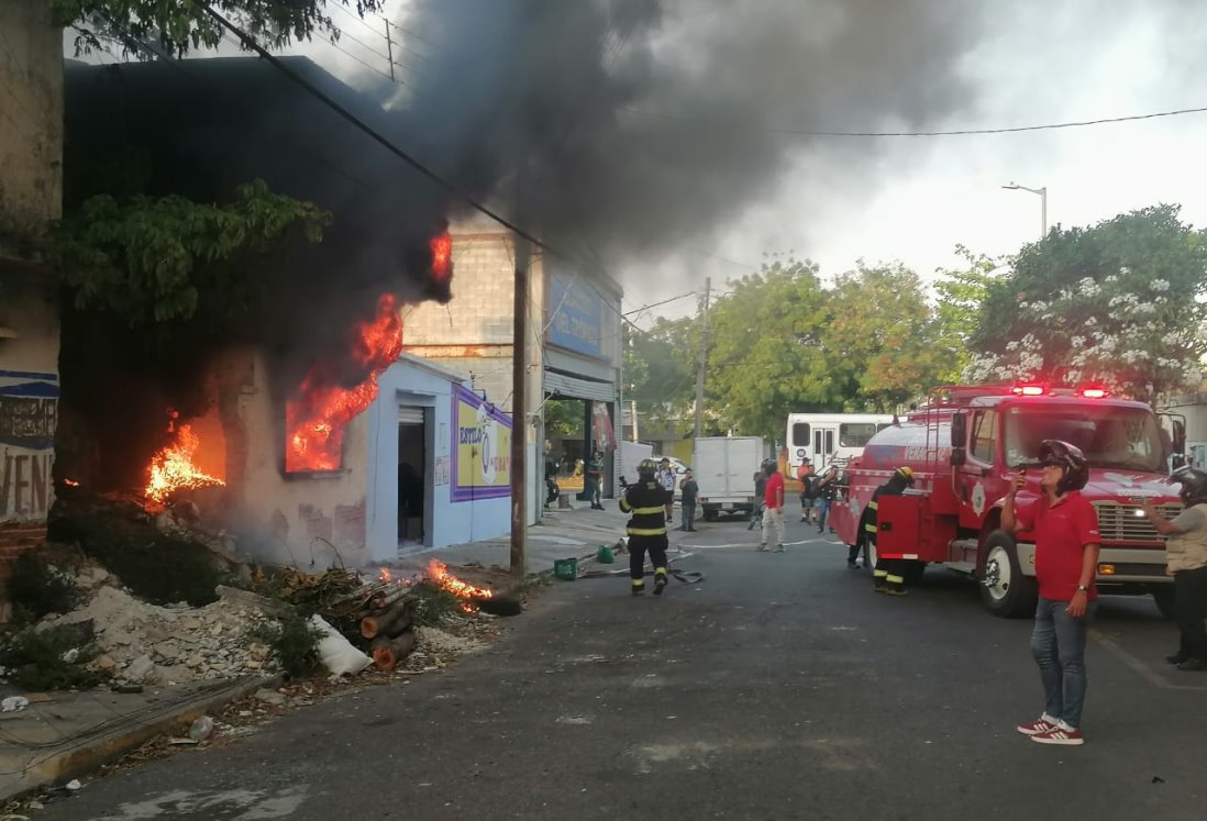 Se incendia casa abandonada en colonia Centro de Veracruz; vecinos piden intervención de autoridades