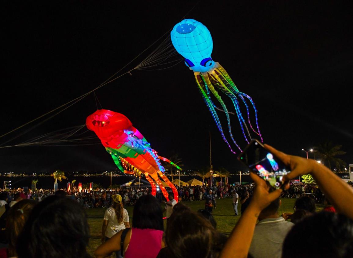 Vuelos nocturnos de papalotes led iluminarán el cielo de Coatzacoalcos, aquí las fechas