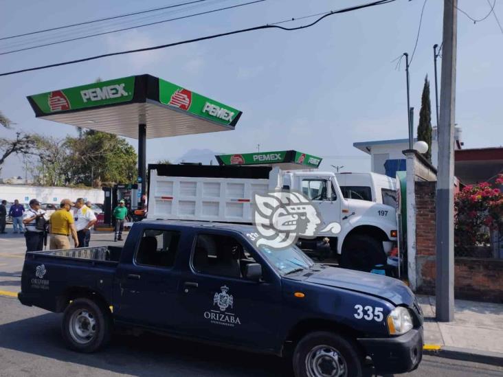 Camión de ayuntamiento causa estragos en Orizaba