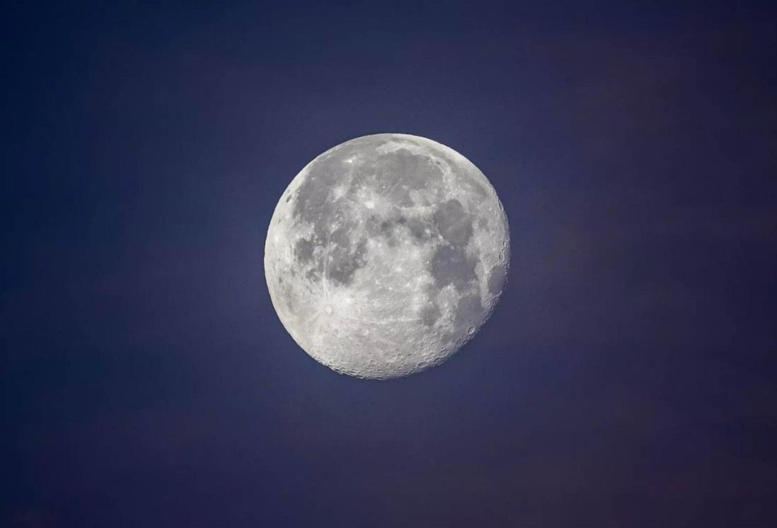 Así será el calendario lunar de abril de 2024