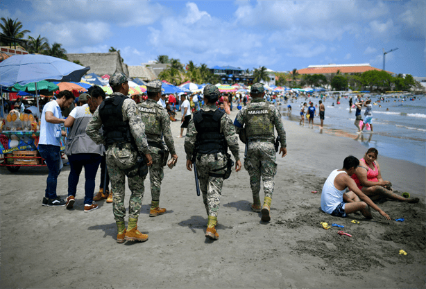 Gran afluencia en las playas jarochas durante el primer día de Semana Santa 2024