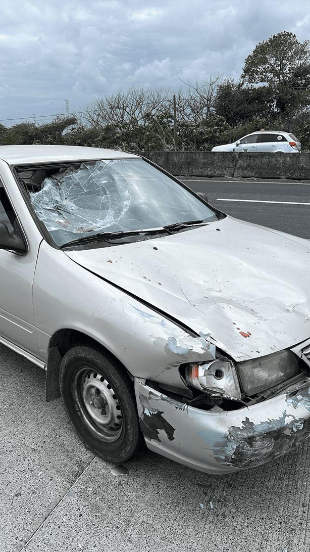 Accidente en moto deja joven tras ser arrollado en gasolinera de Actopan