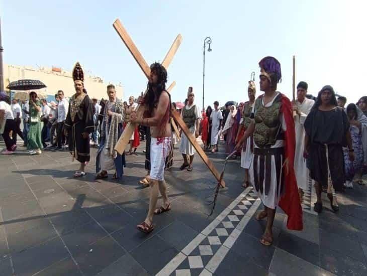 En semana santa 2024 realizan viacrucis en Veracruz