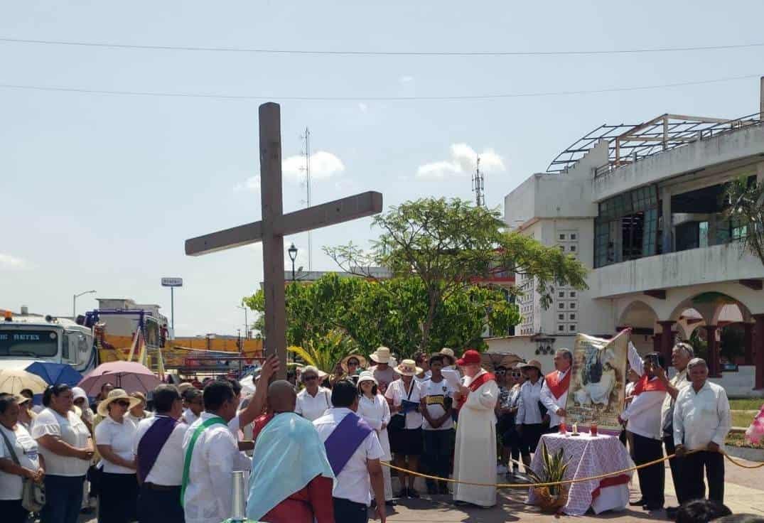 Saldo blanco por viacrucis en Cosamaloapan