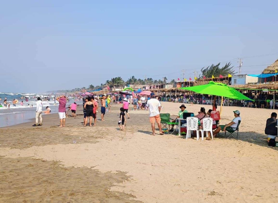 Playa Las Palmitas cuenta con acceso gratuito; altos costos en servicios afecta a familias