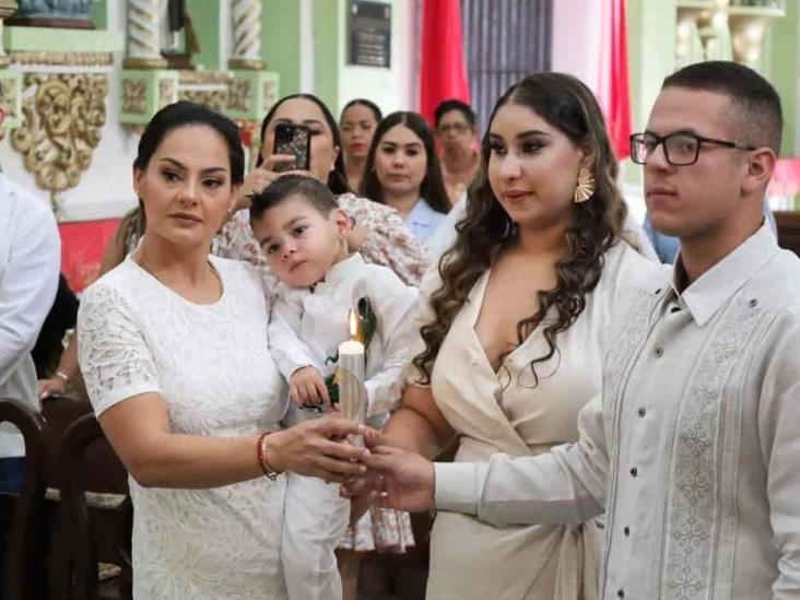 Franco Álvarez Vera protagoniza bautizo, presentación al templo y piñatas