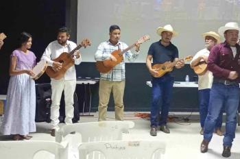 Sol y Sones: Decimeros de la Cuenca del Papaloapan en presentación del documental de Gabriel Sánchez Carvallo.