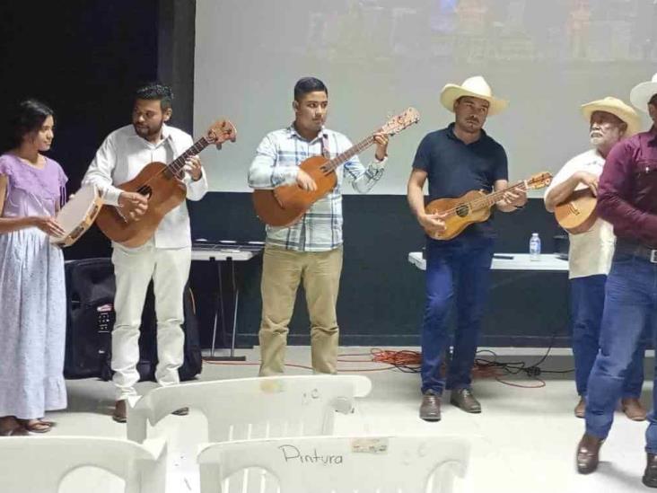 Sol y Sones: Decimeros de la Cuenca del Papaloapan en presentación del documental de Gabriel Sánchez Carvallo.