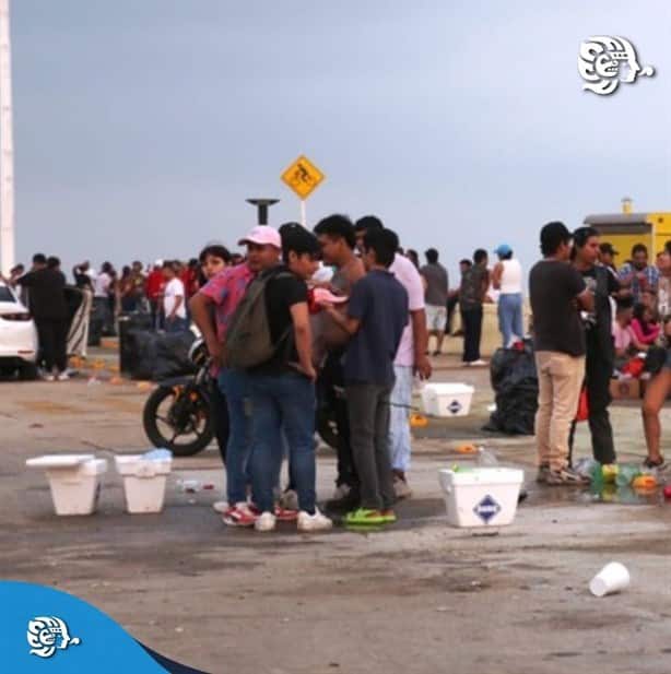 Malecón de Coatzacoalcos: amanece el Domingo de resurrección entre exceso de alcohol y basura