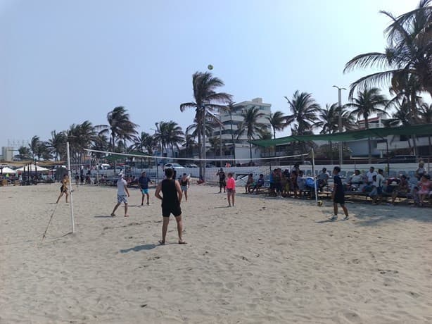 Abarrotan las playas de Veracruz y Boca del Río en último día de Semana Santa