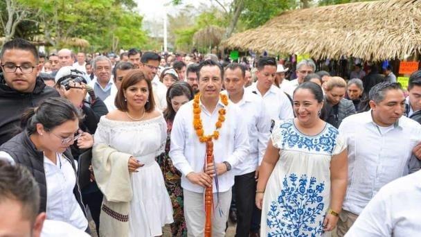 “EL GORDITO DE ORO”: El gobernador Cuitláhuac García en la cumbre Tajín, mientras Veracruz arde en llamas