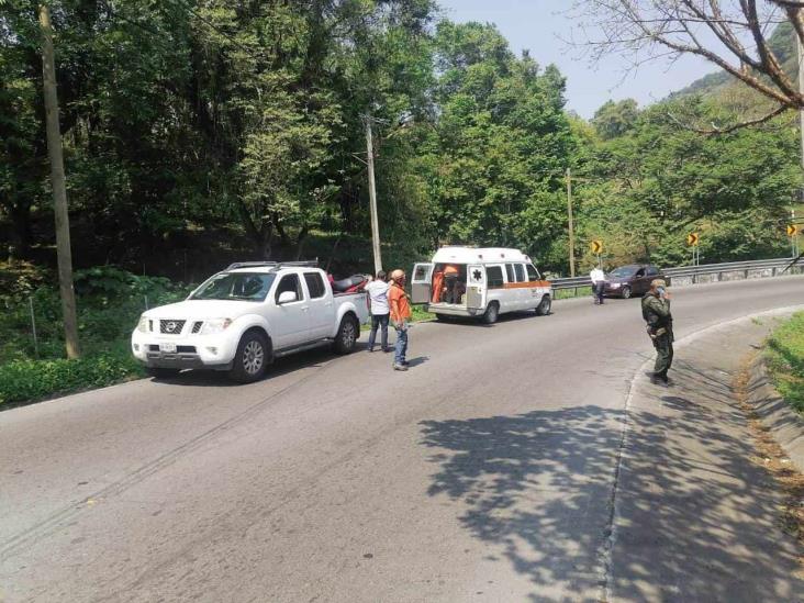 Derrapa motociclista en carretera Xalapa-Naolinco