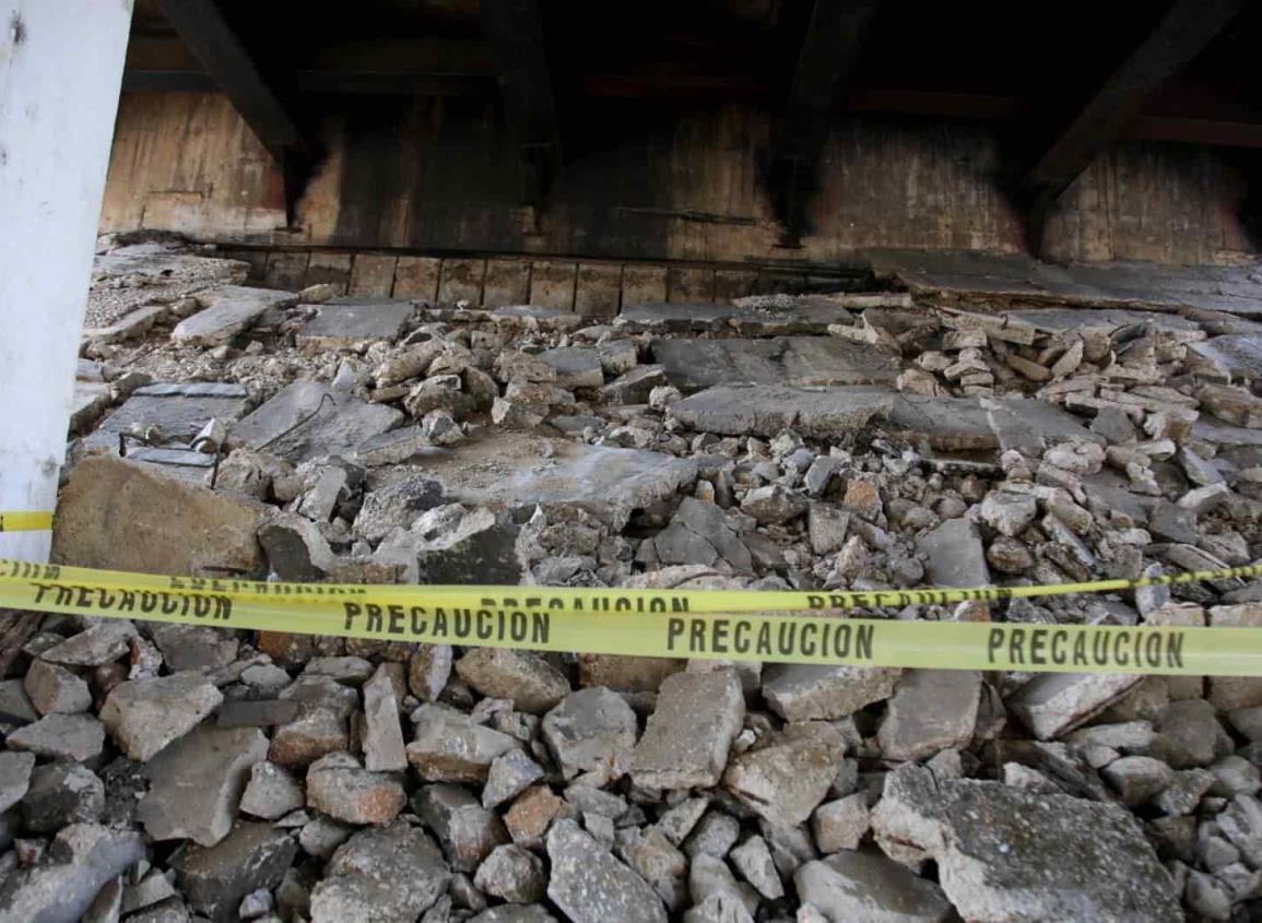 Acordonan talud debajo de Puente Palma Sola ¿lo demolerán?