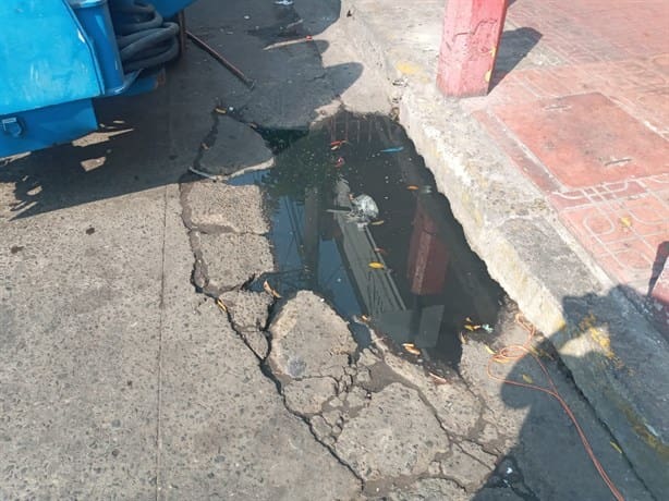 Cierre temporal en el centro de Veracruz por pipa de aguas negras descompuesta