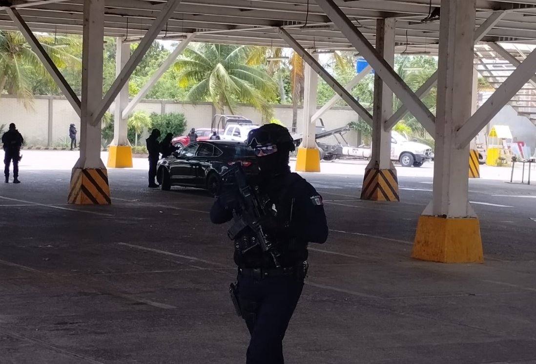 Operativo de seguridad en Casino Obrero Petrolero ante reporte de hombres armados en Poza Rica